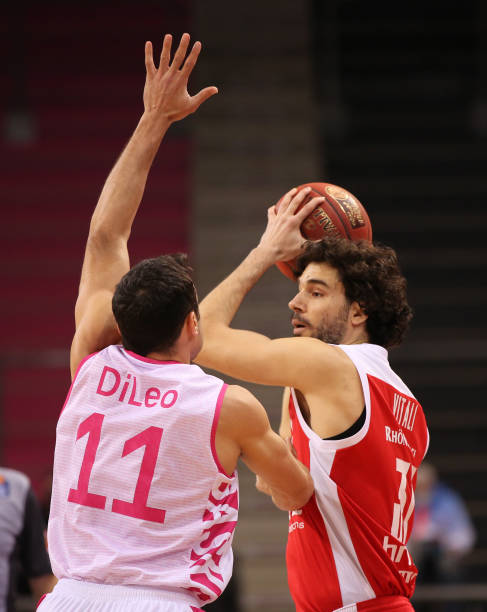 足球不仅塑 足球不仅塑