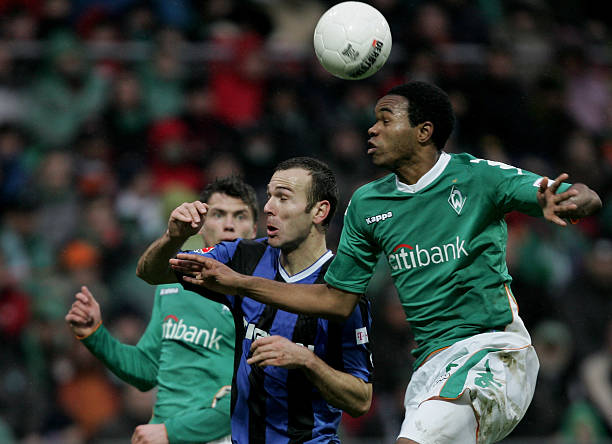 许多球童在 许多球童在