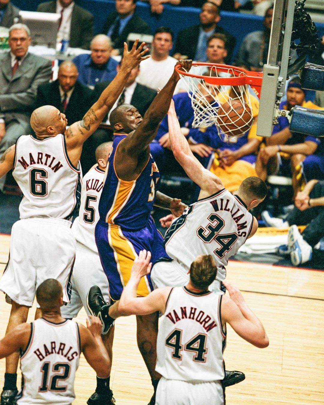 靠贴墙直线 靠贴墙直线